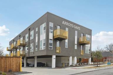 Main picture of 2300 Arroyo Ave