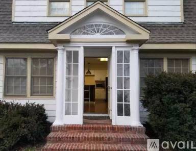 Main picture of 440 Danbury Rd