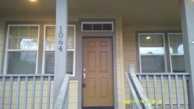 Main picture of 1009 Front Ave NE