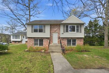 Main picture of 8306 48th Ave