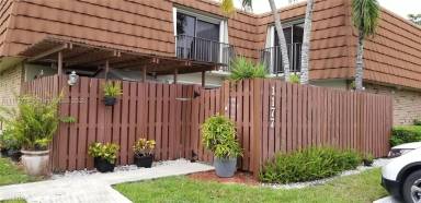 Main picture of 1177 SW 120th Way