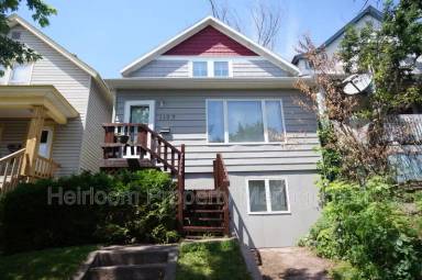 Main picture of 1103 E 6th St