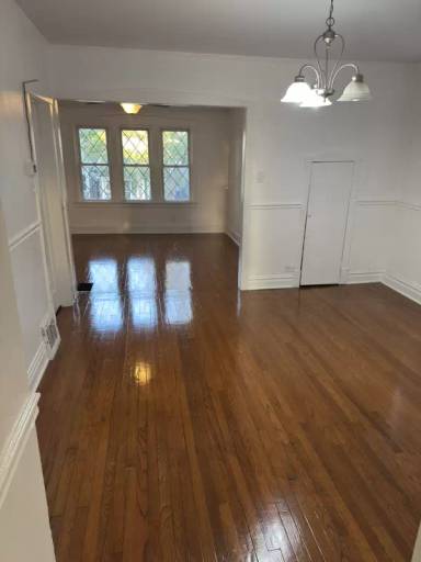 Main picture of 2224 N Kenneth Ave