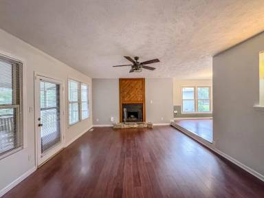 Main picture of 5533 Deep Hollow Ct
