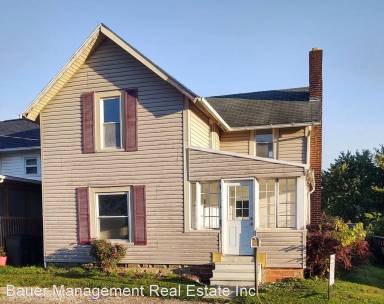 Main picture of 638 W 11th St