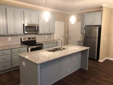 Main picture of 1409 Spring Dr