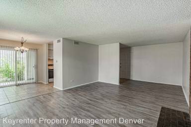 Main picture of 3323 S Monaco Pkwy