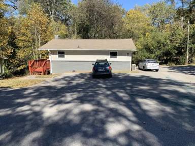 Main picture of 909 E Red Bud Rd