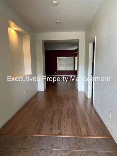 Main picture of 3533 Santiago Ave