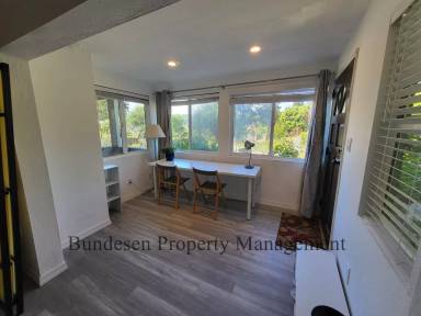 Main picture of 30 Keats Dr