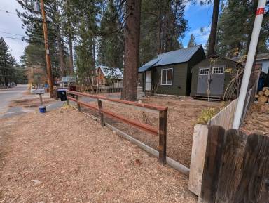 Main picture of 1061 Reno Ave