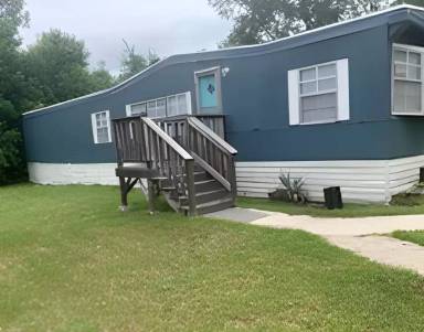 Main picture of 1704 Duke St