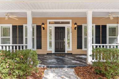 Main picture of 3773 SW 21st Dr