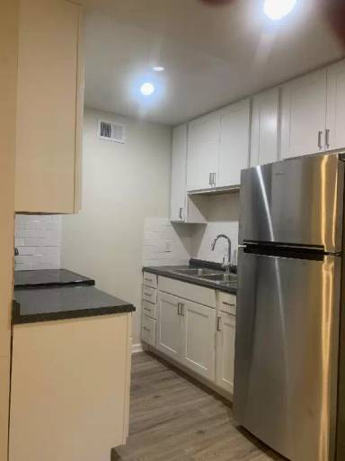 Main picture of 130 Upton St
