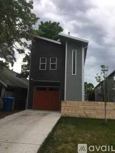 Main picture of 817 Turner St