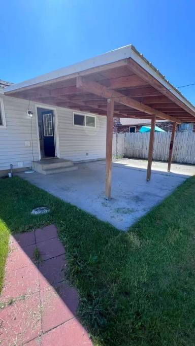 Main picture of 6111 N Standard St