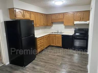 Main picture of 201 E Woodlawn Ave