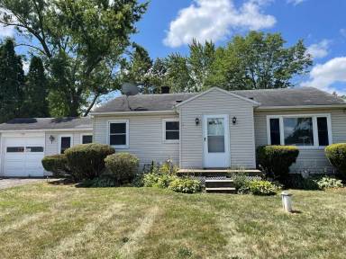 Main picture of 518 W Maple St