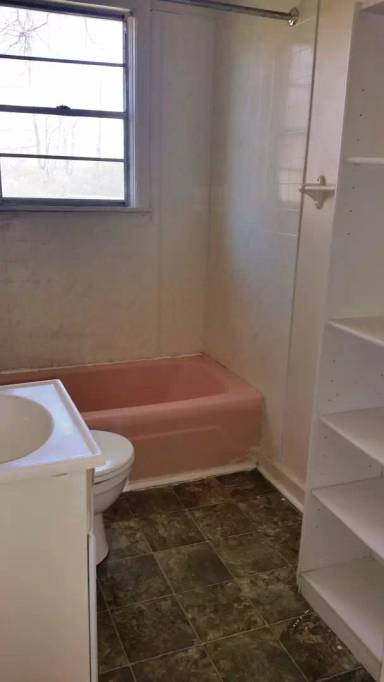 Main picture of 1403 S Van Buren St