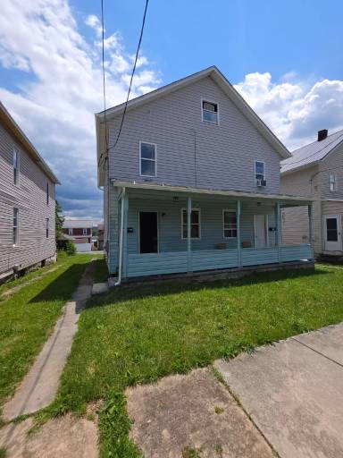 Main picture of 141 Spring St