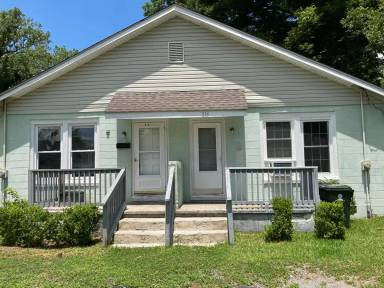 Main picture of 814 Fowlers Ln
