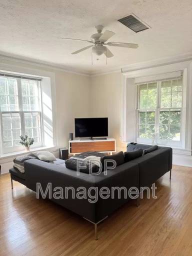 Main picture of 660 East Ave