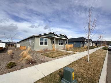 Main picture of 440 NE Union Loop