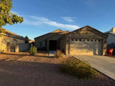 Main picture of 3971 E Suffock Ave