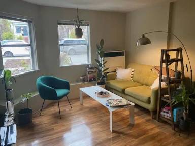 Main picture of 2806 Regent St