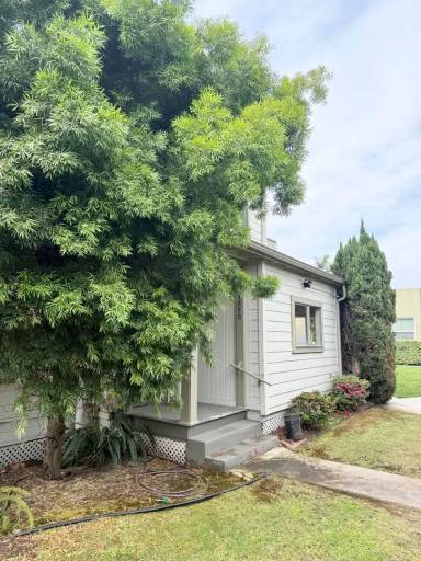 Main picture of 3854 Eagle St