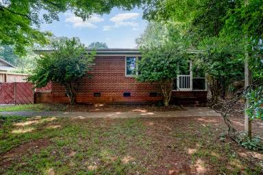 Main picture of 4344 University Dr