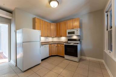 Main picture of 4101 N Claremont Ave