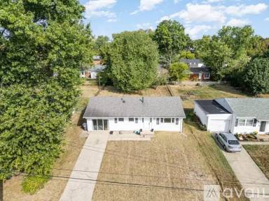 Main picture of 3414 Spruce Tree Ln