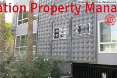 Main picture of 7638 Hampton Ave
