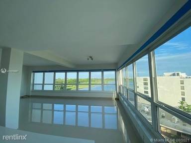 Main picture of 9102 W Bay Harbor Dr