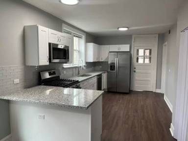 Main picture of 6431 N Francisco Ave