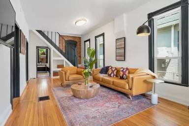Main picture of 469 Delaware St