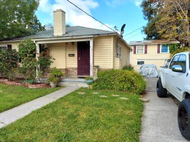 Main picture of 517 Flagg Ave