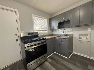 Main picture of 2673 Elsinore St