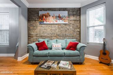Main picture of 2321 N Albany Ave