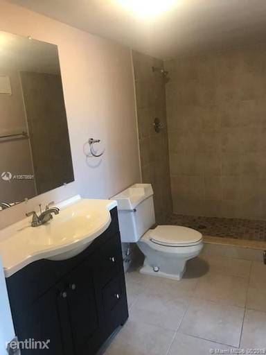 Main picture of 230 Lakeview Dr