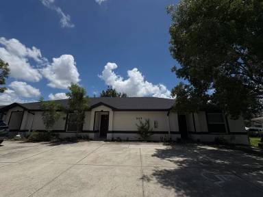 Main picture of 509 SE 6th Pl