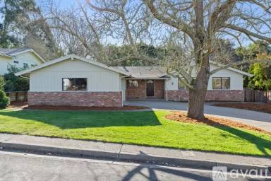 Main picture of 200 Willowbrook Ln
