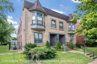Main picture of 3904 Russell Blvd