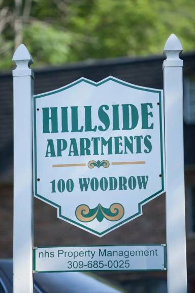 Main picture of 100 Woodrow Dr