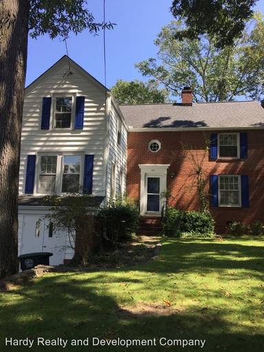 Main picture of 805 Highland Ave SE