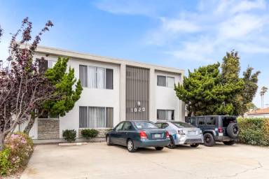 Main picture of 1820 Grand Ave