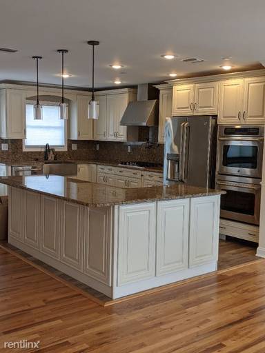 Main picture of 343 West Dr