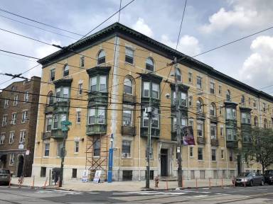 Main picture of 516 S 42nd St