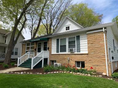 Main picture of 206 W Washington St